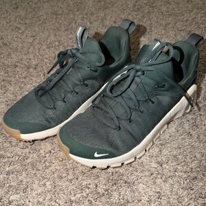 Nike Dark Green Metcon 6 Sneakers
